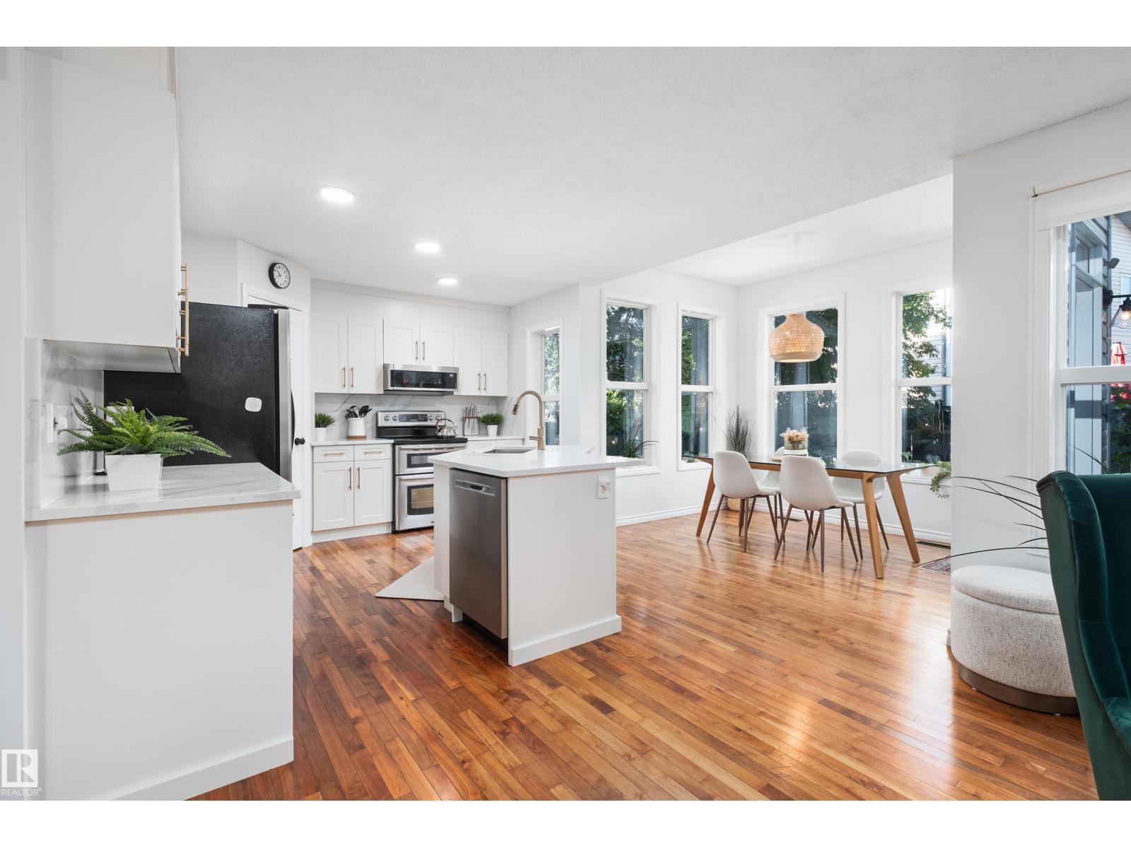1128 114 ST SW