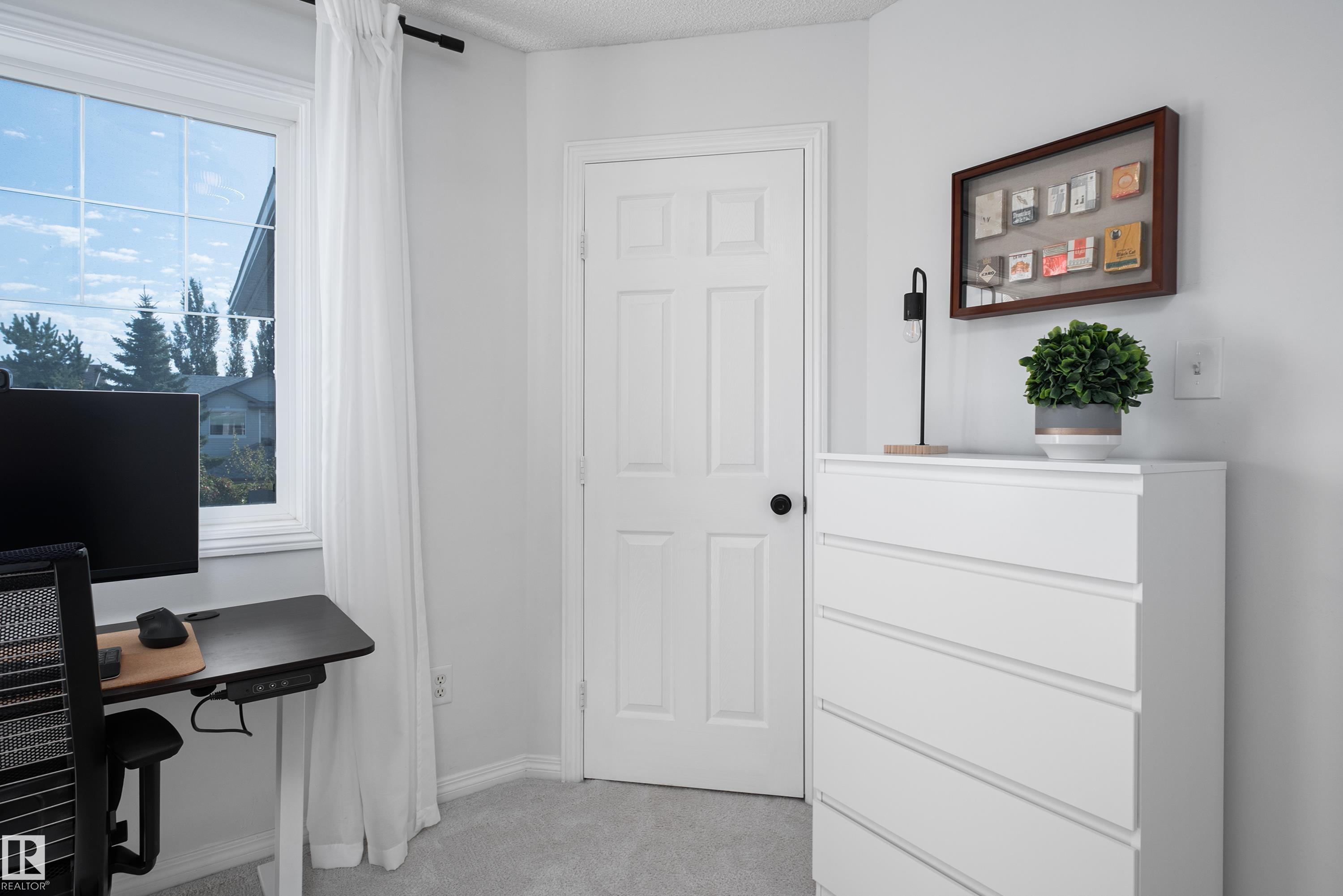 1128 114 ST SW