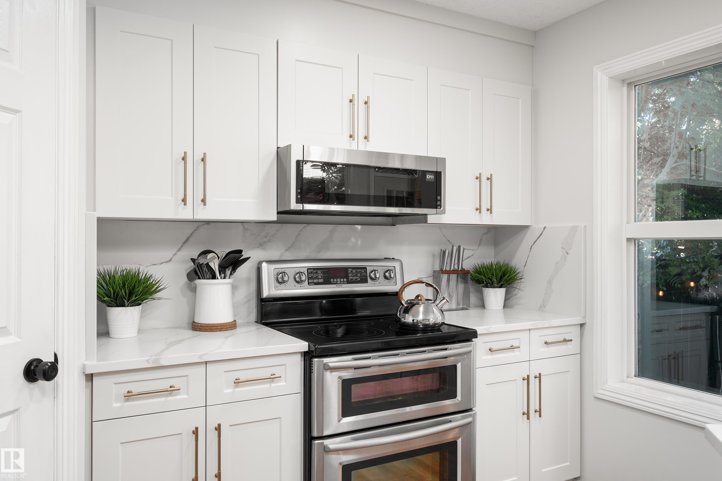 1128 114 ST SW