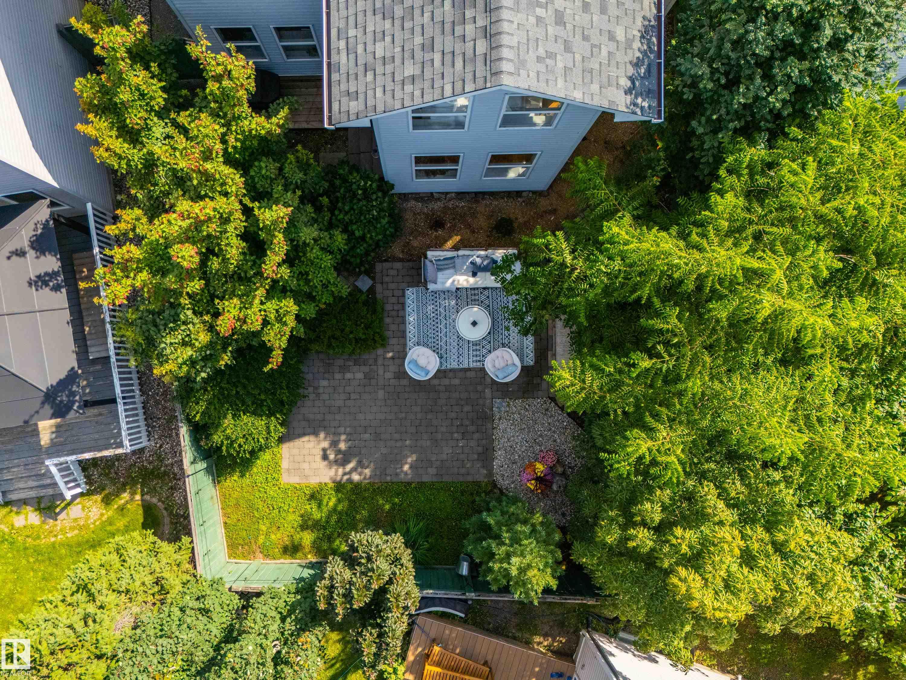 1128 114 ST SW