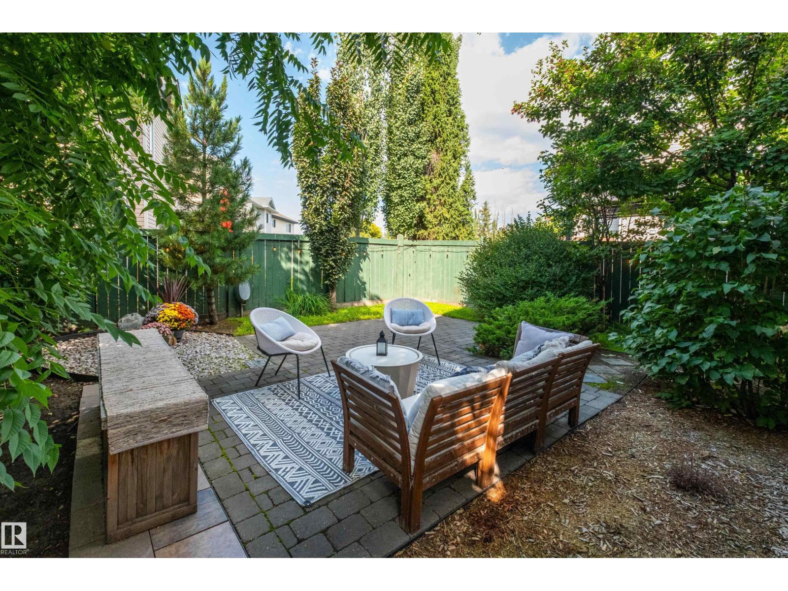 1128 114 ST SW