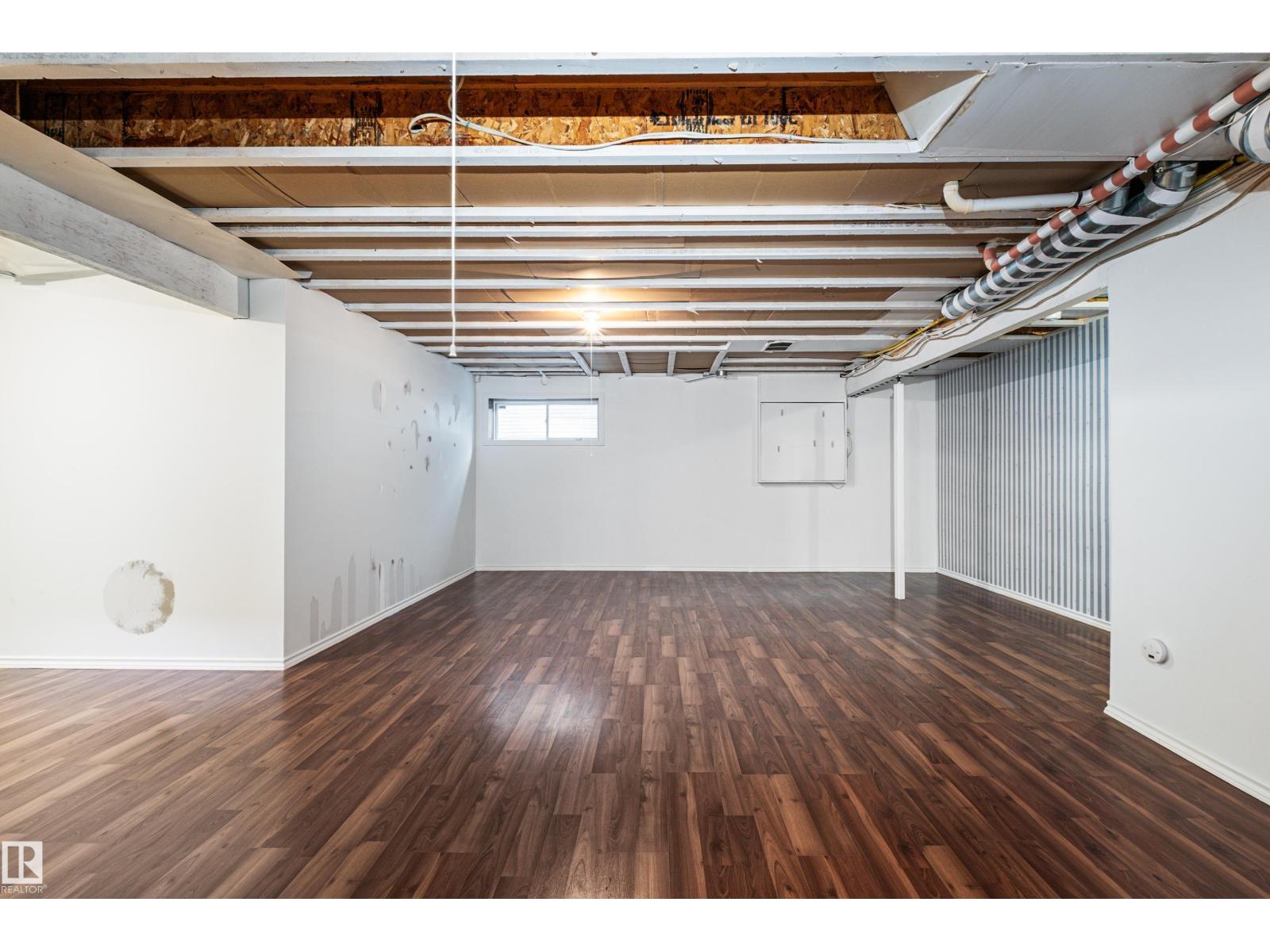1128 114 ST SW