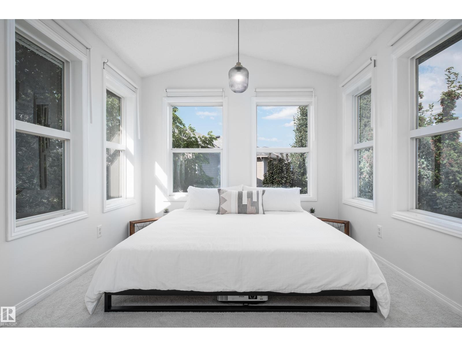 1128 114 ST SW