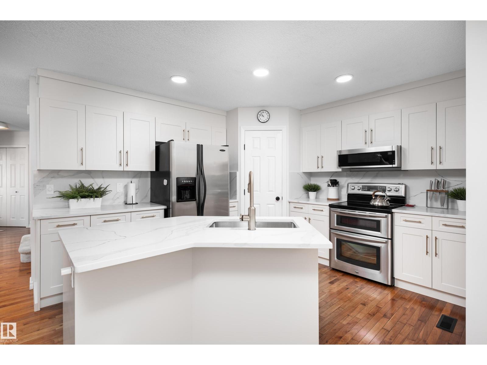 1128 114 ST SW