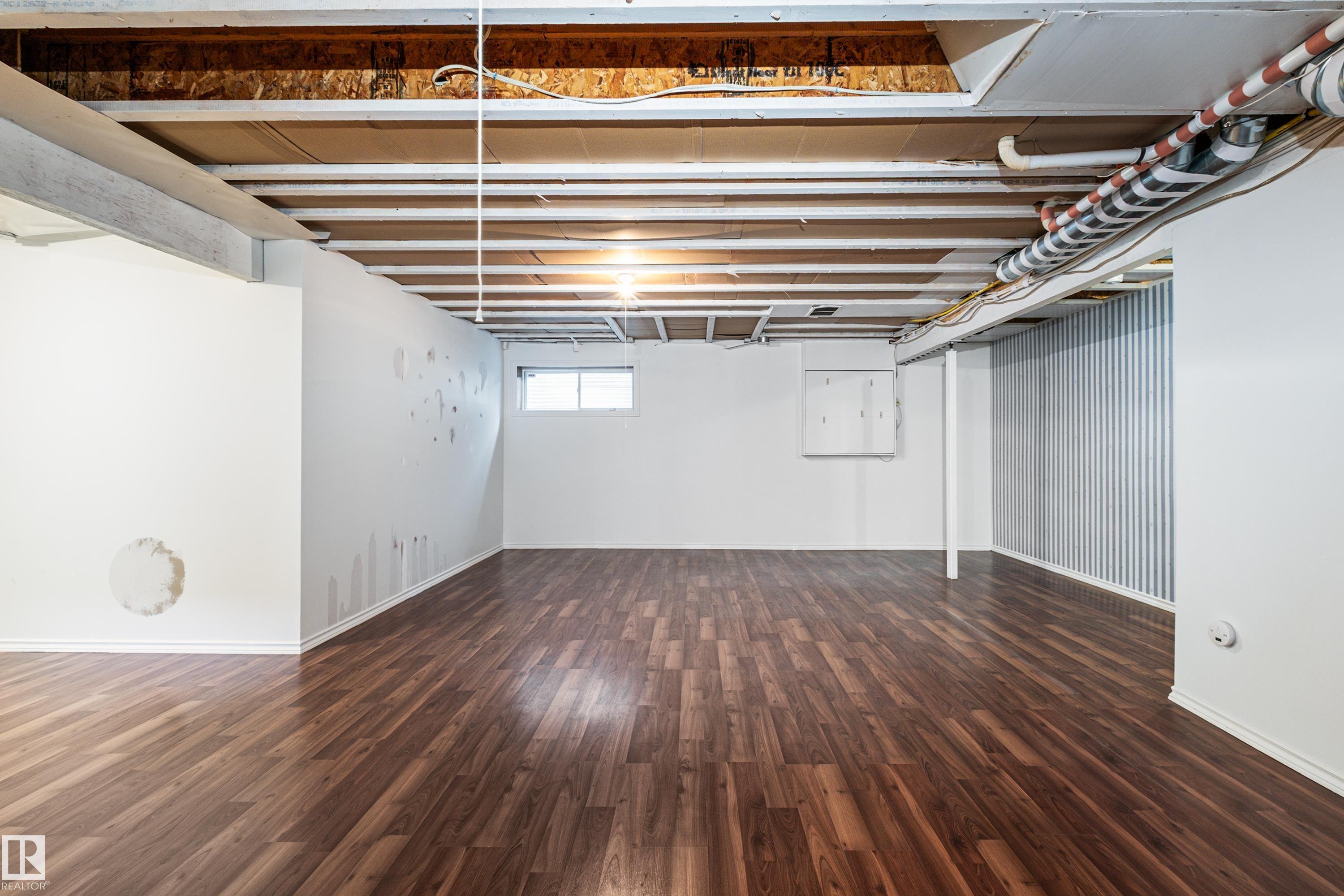 1128 114 ST SW
