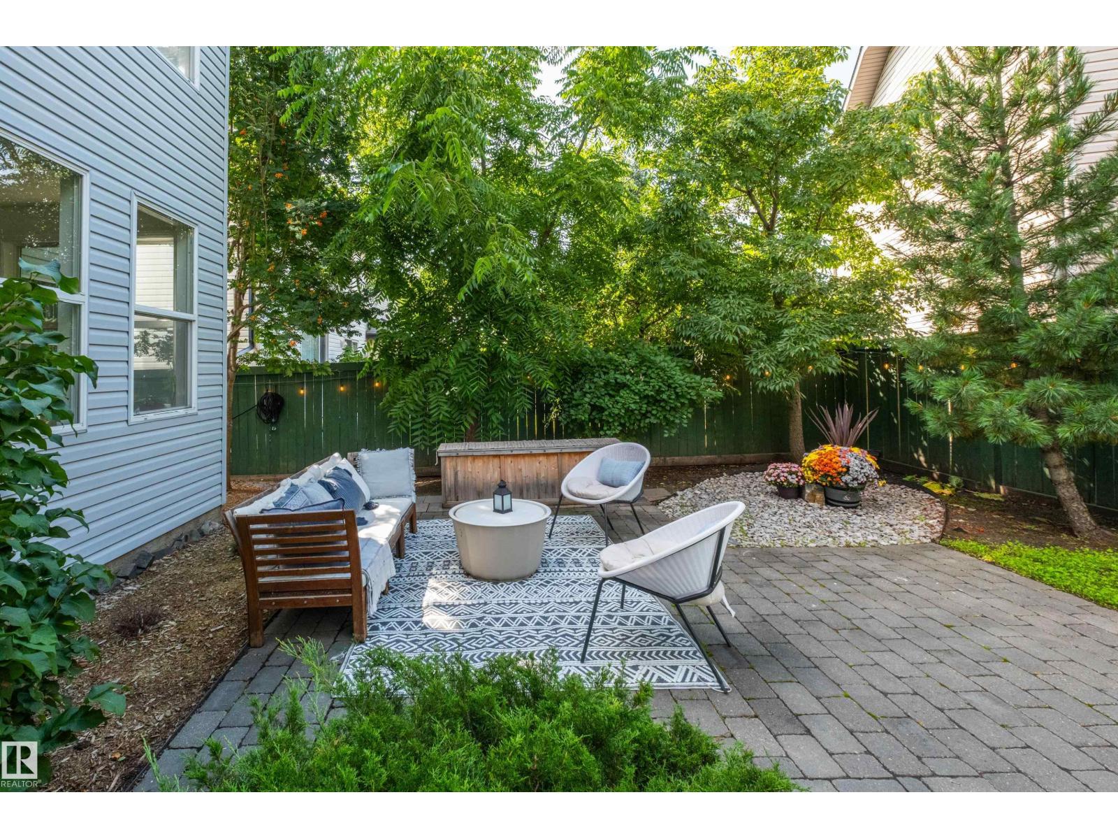 1128 114 ST SW