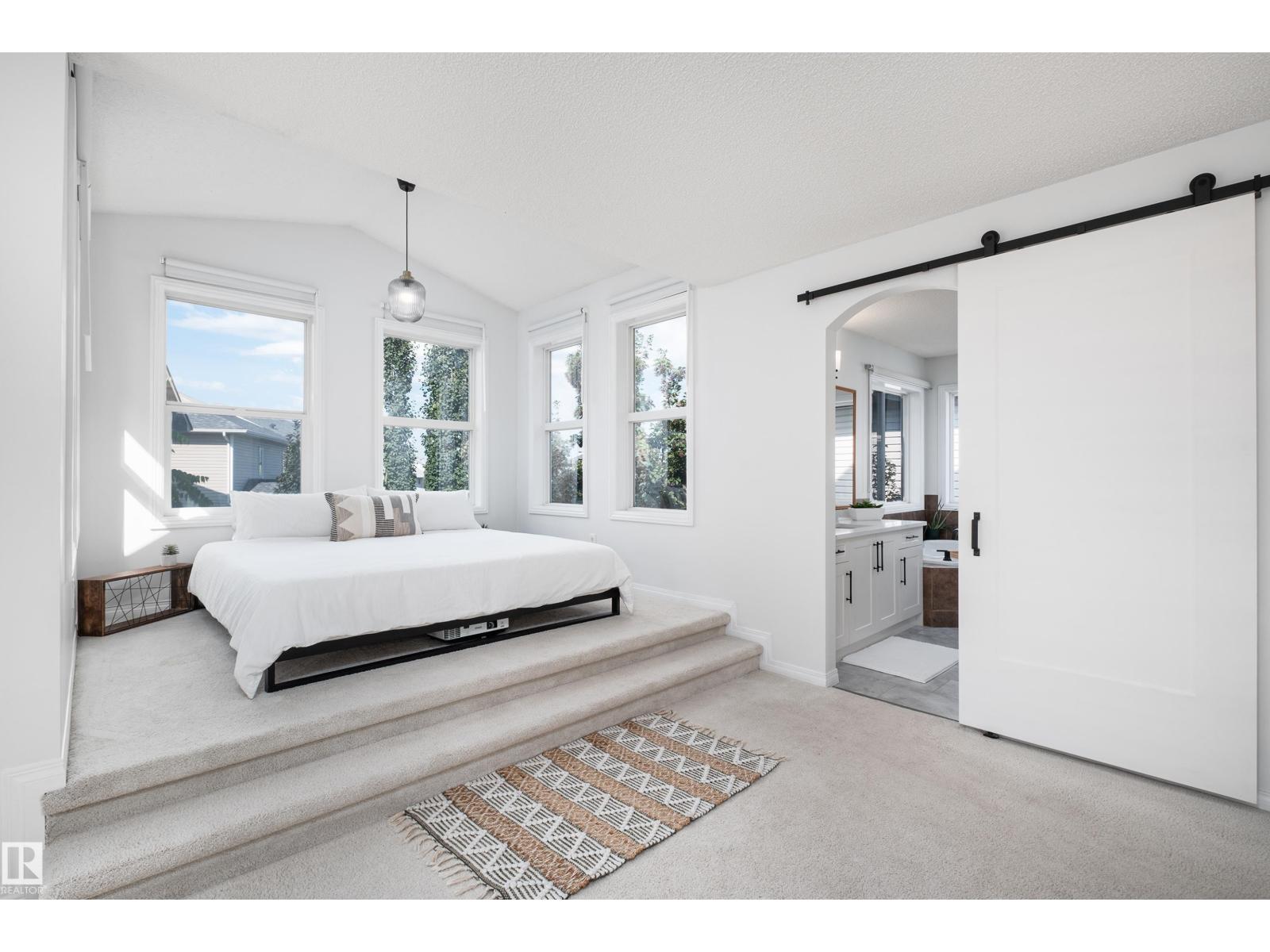 1128 114 ST SW