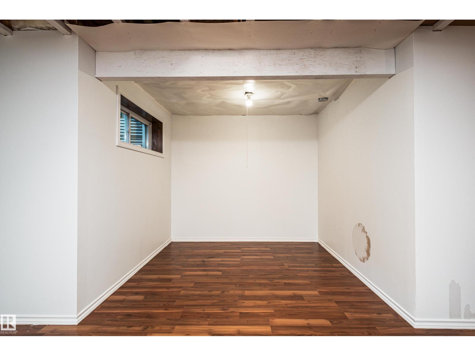 1128 114 ST SW