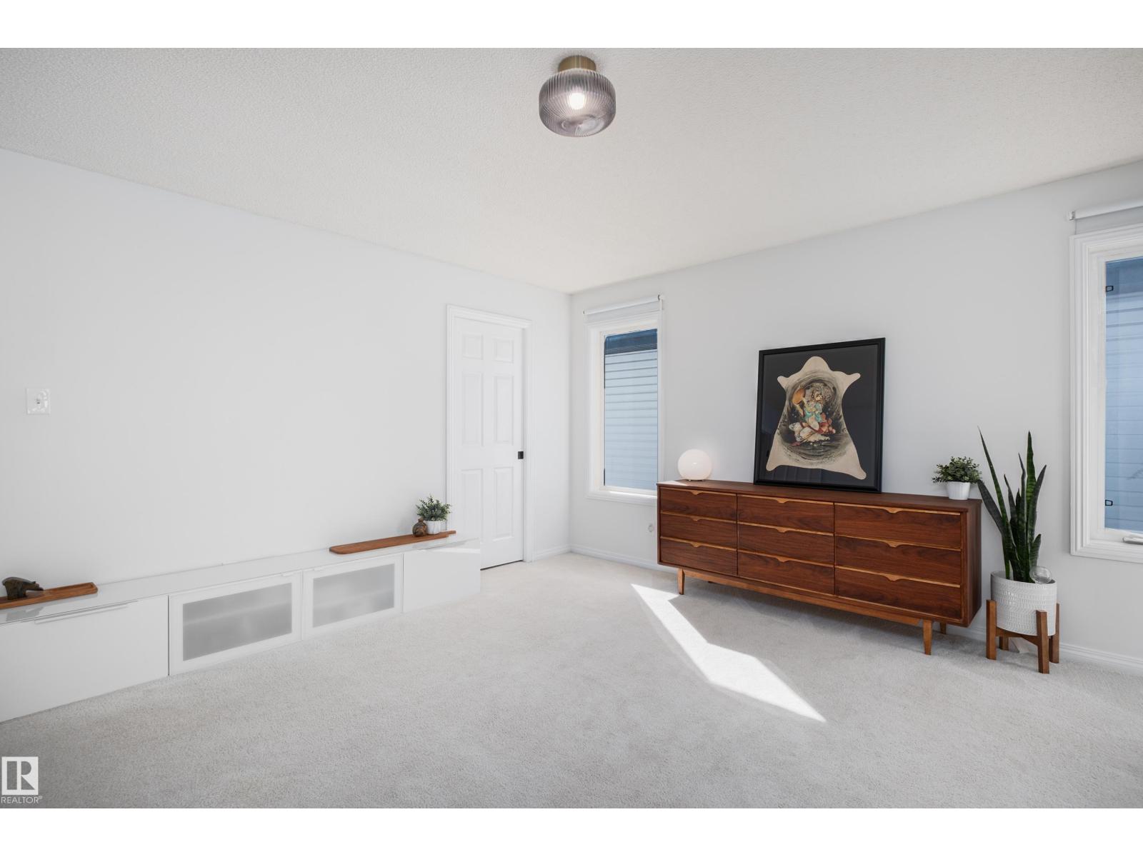 1128 114 ST SW