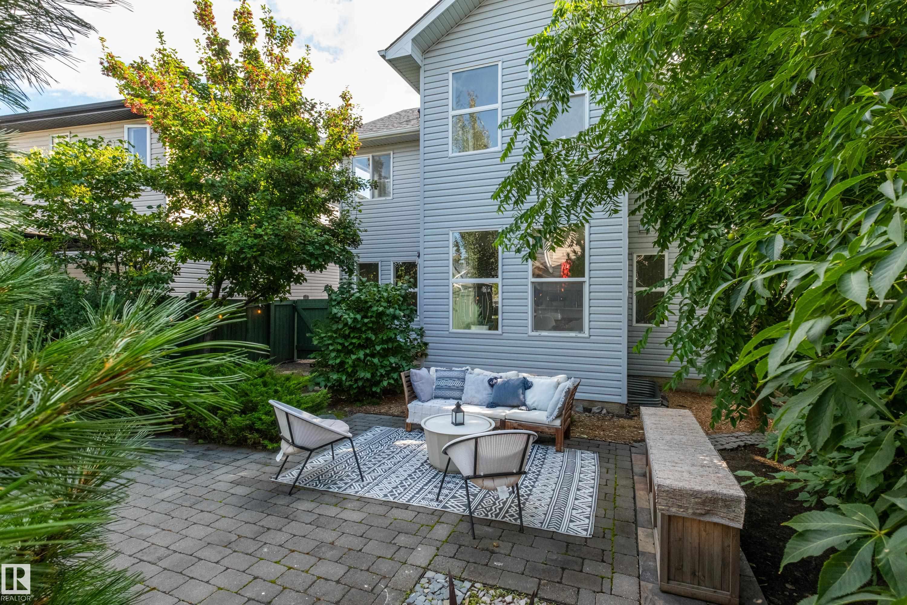 1128 114 ST SW
