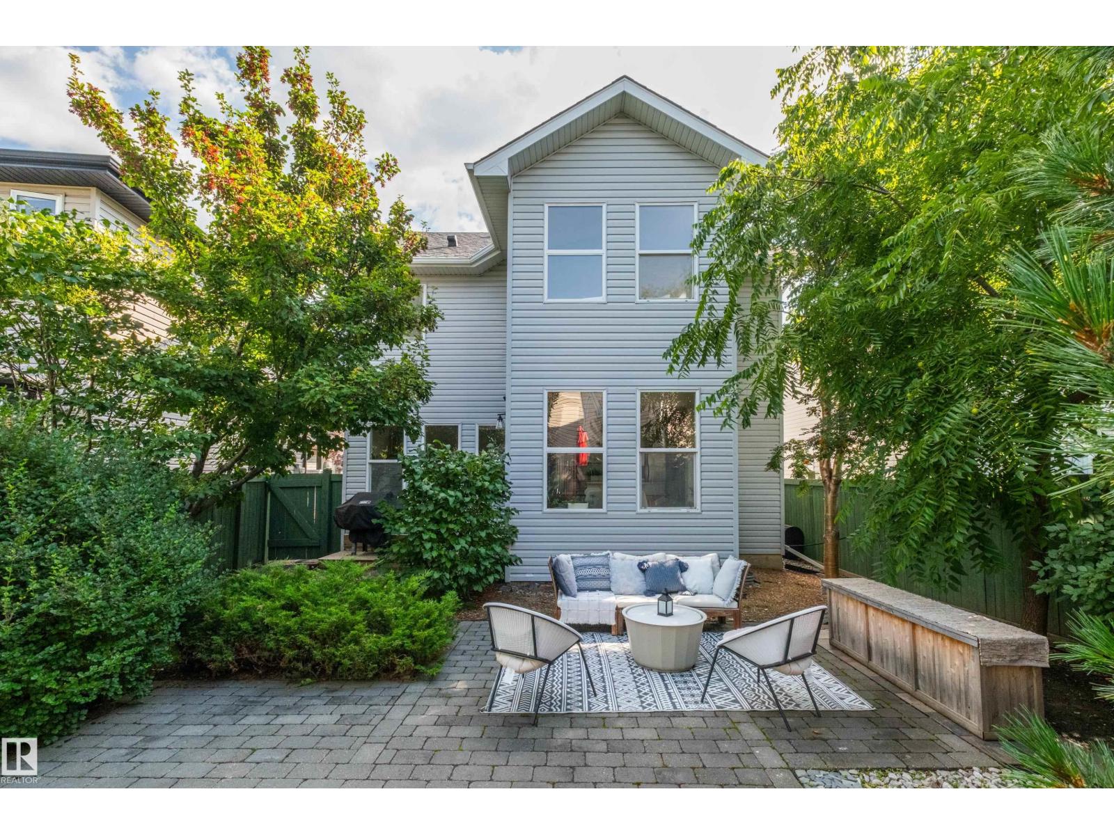 1128 114 ST SW