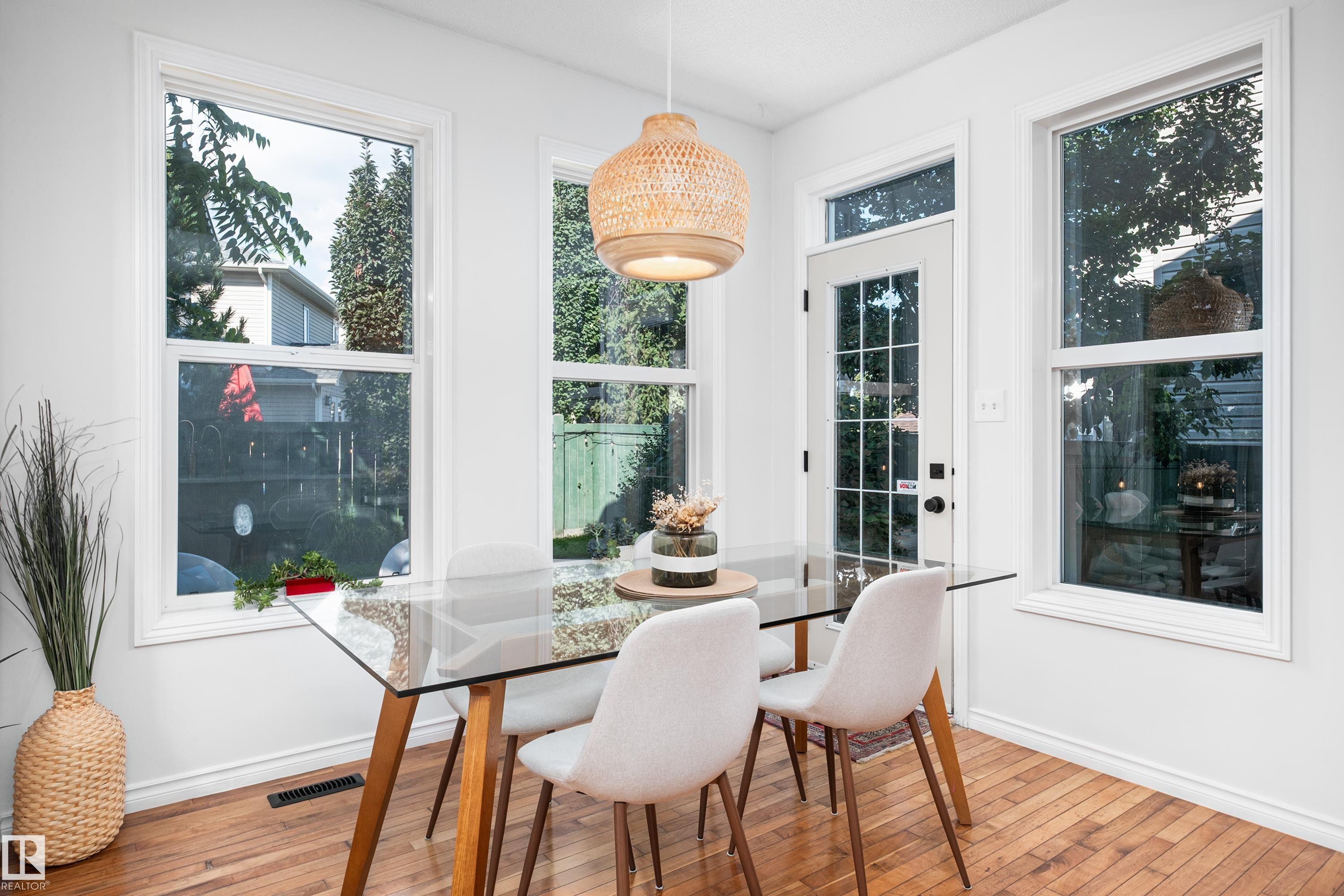 1128 114 ST SW