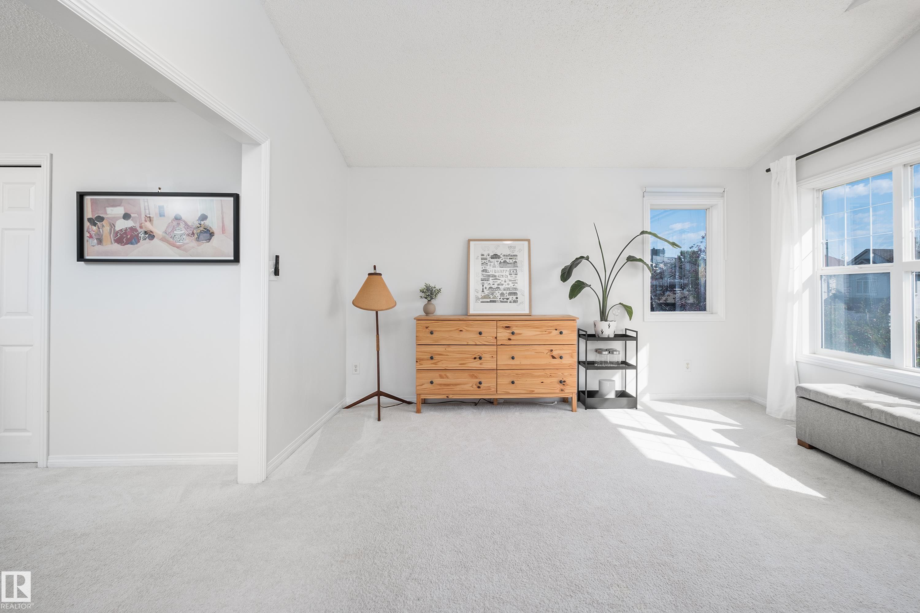 1128 114 ST SW