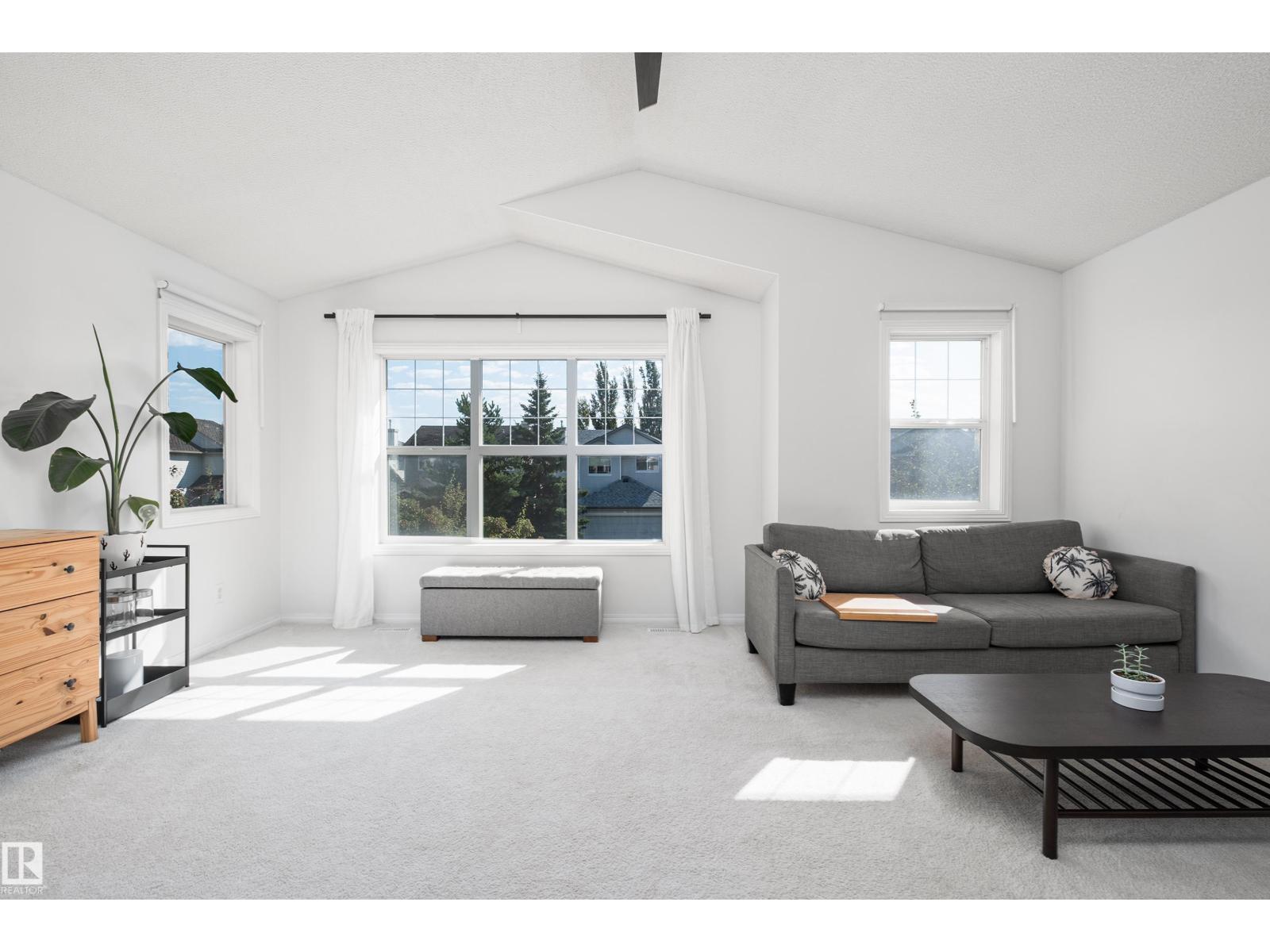 1128 114 ST SW