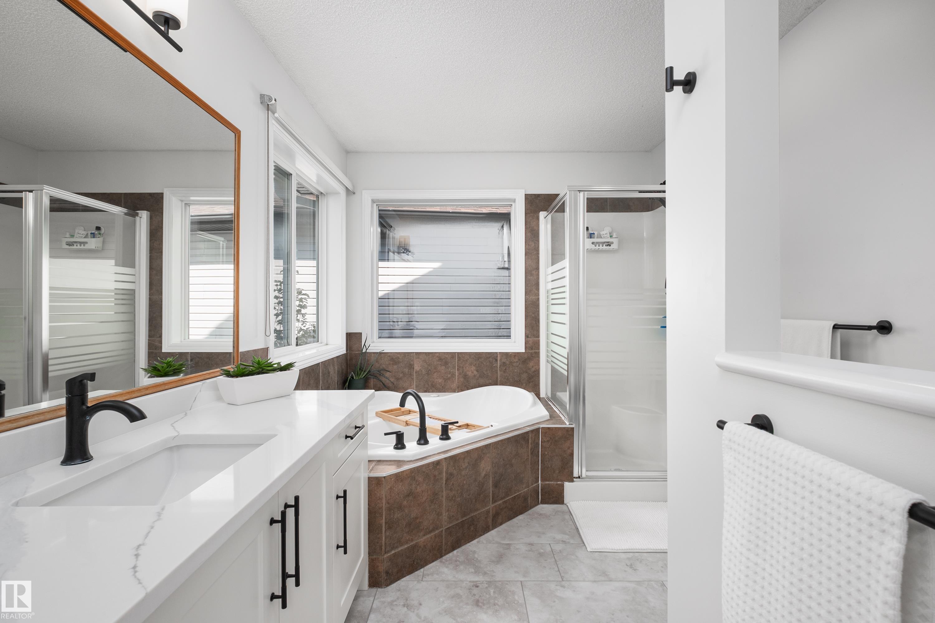 1128 114 ST SW