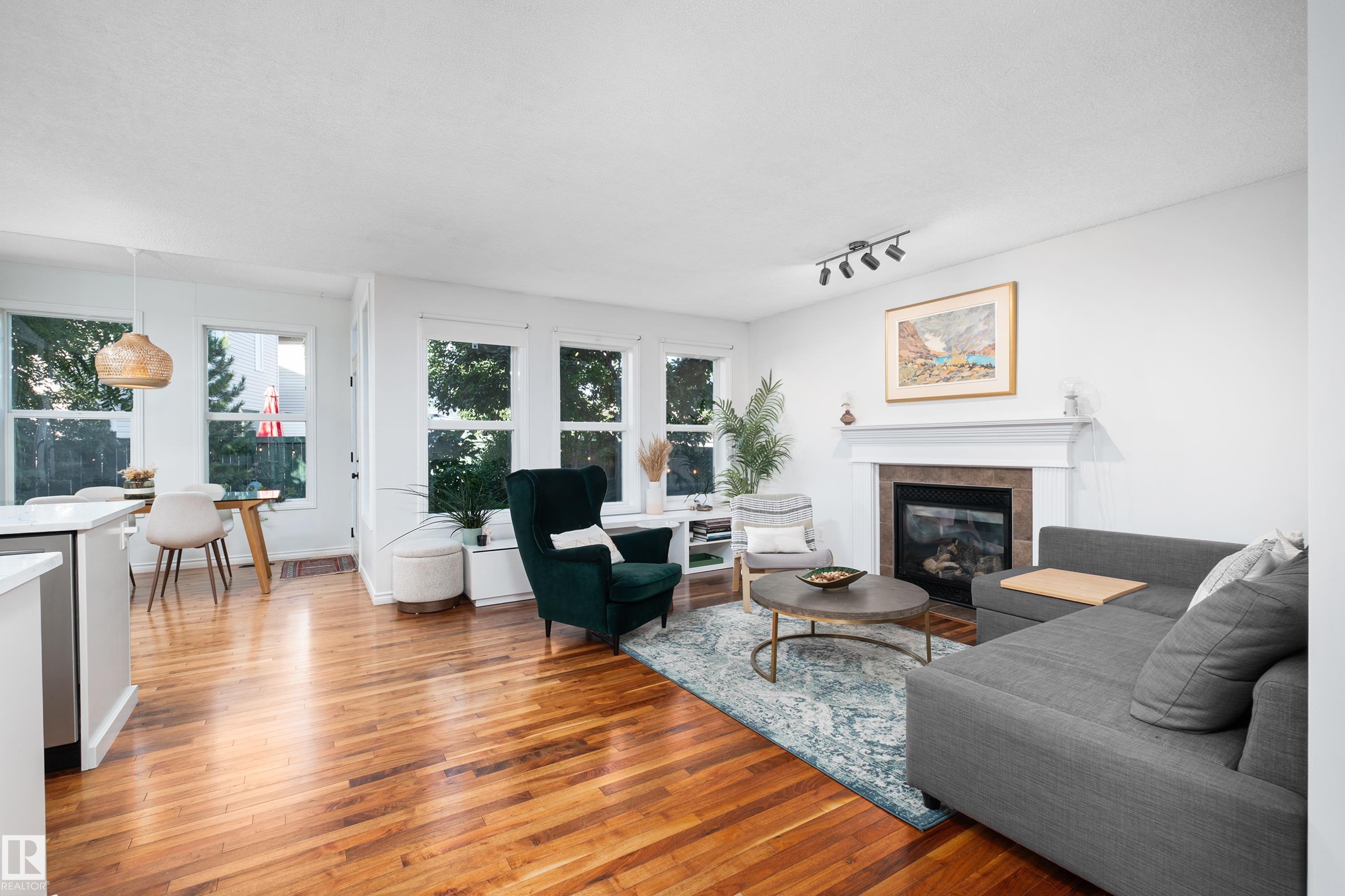 1128 114 ST SW