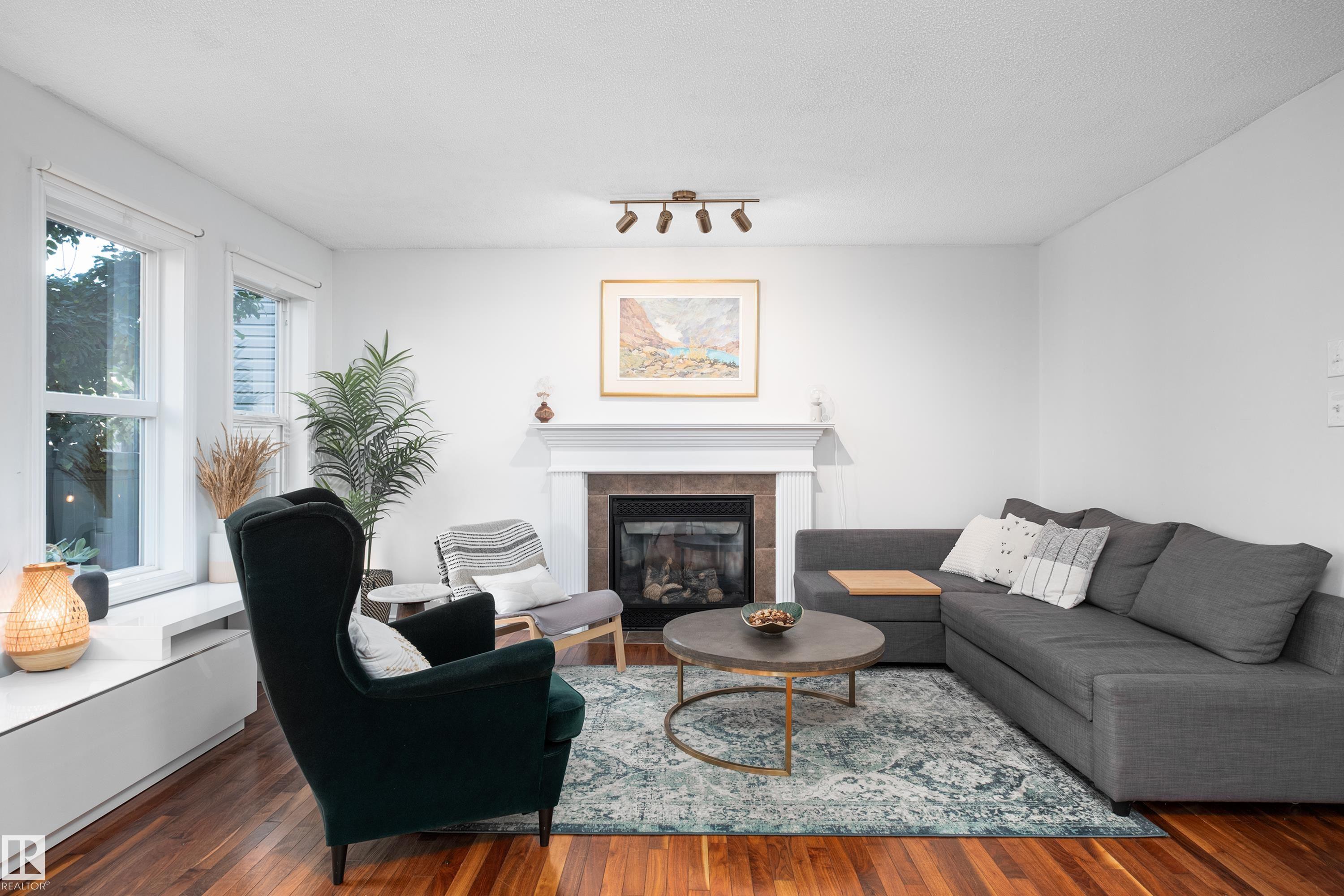 1128 114 ST SW