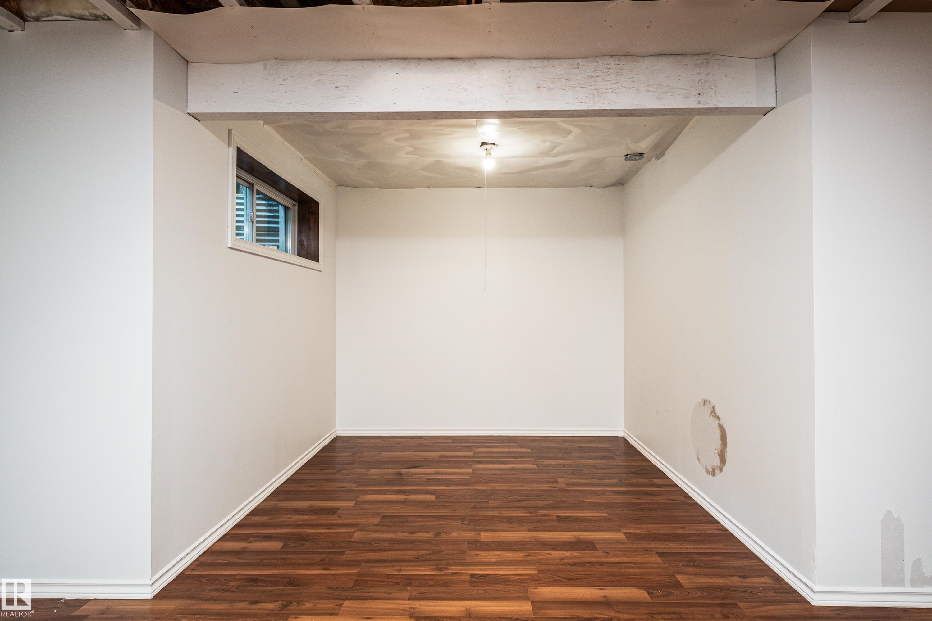 1128 114 ST SW