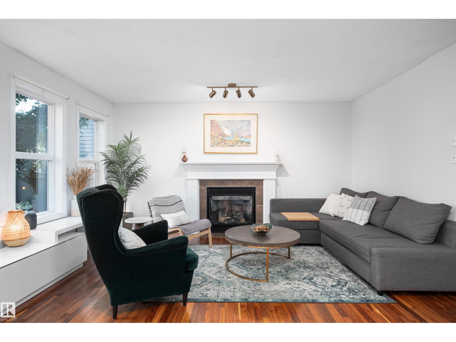 1128 114 ST SW