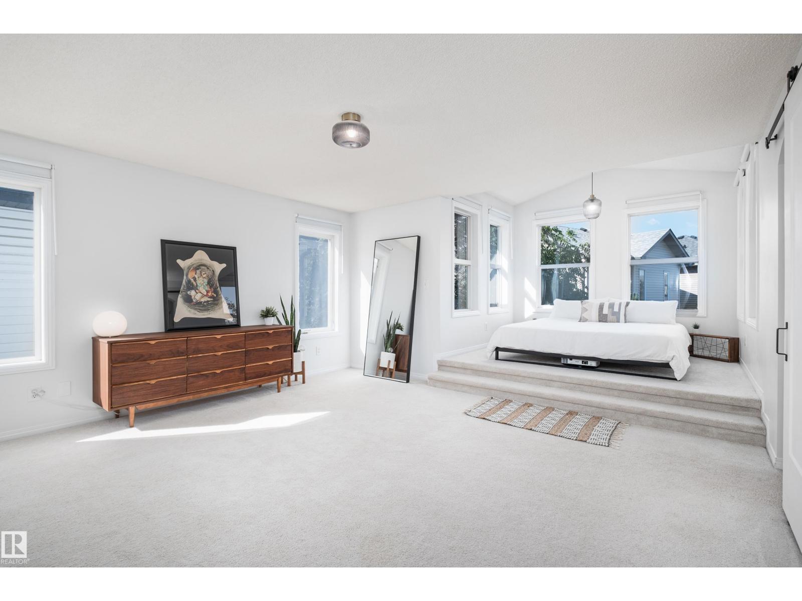 1128 114 ST SW