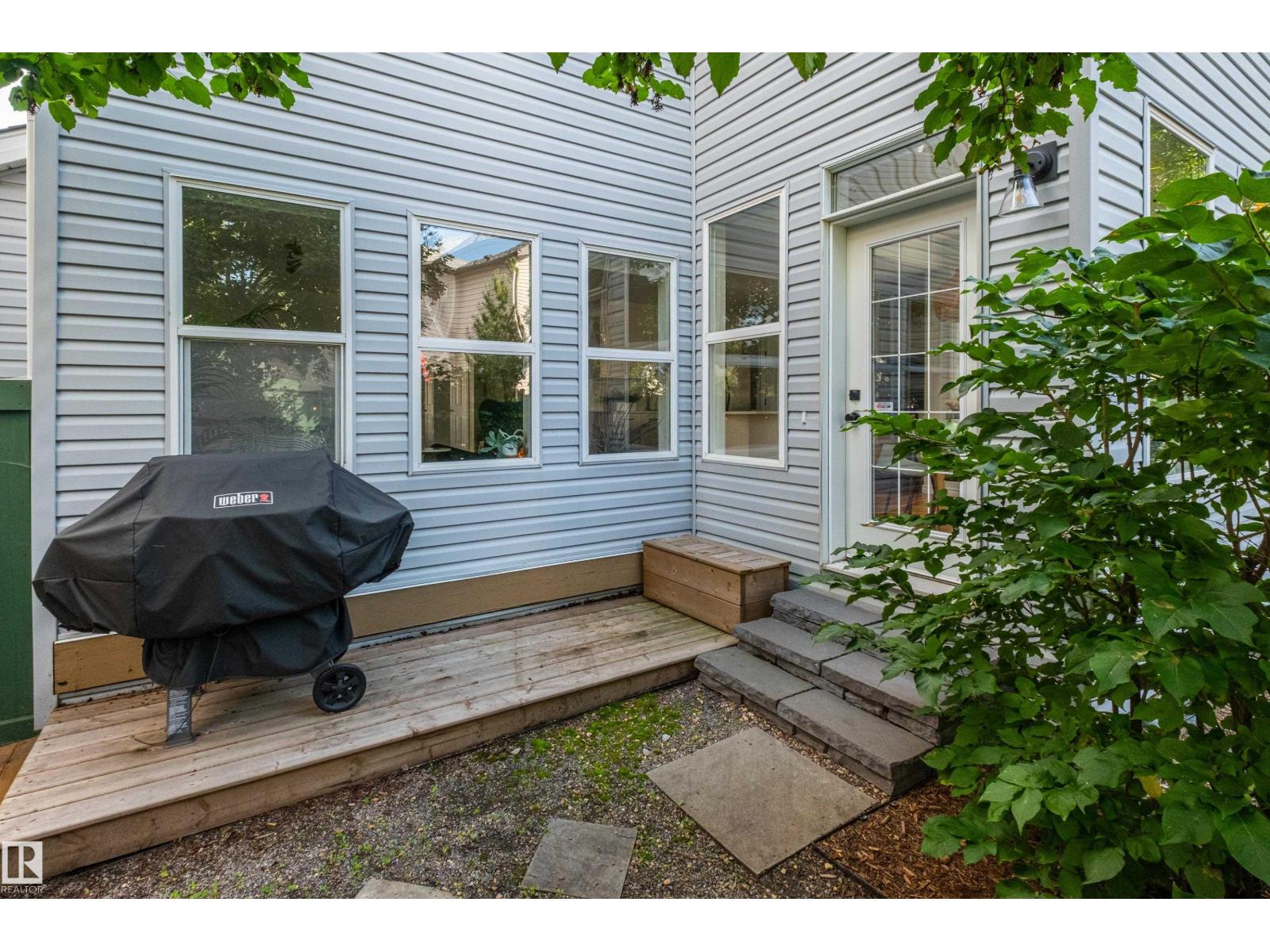 1128 114 ST SW