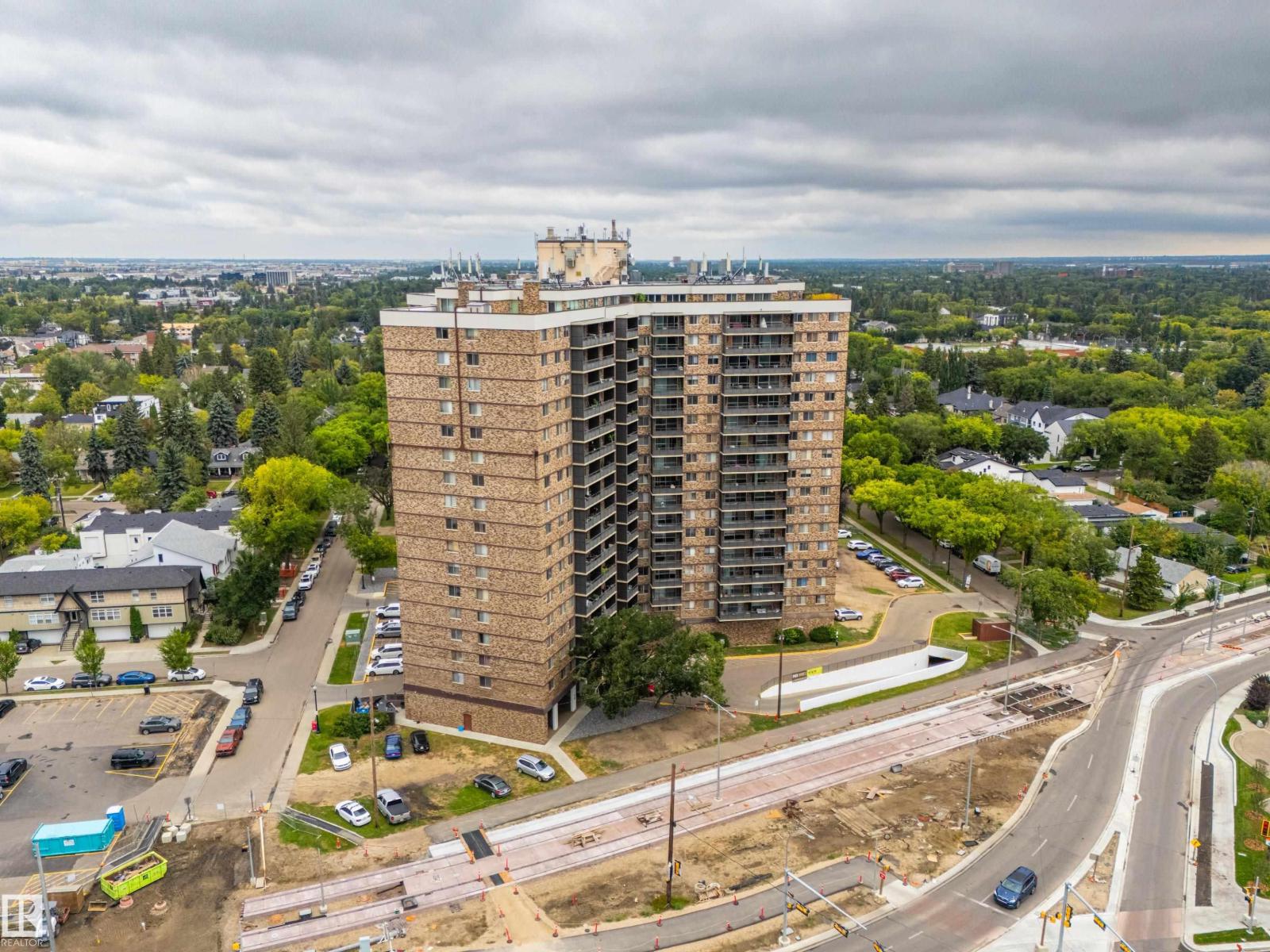 #611 13910 Stony Plain RD NW