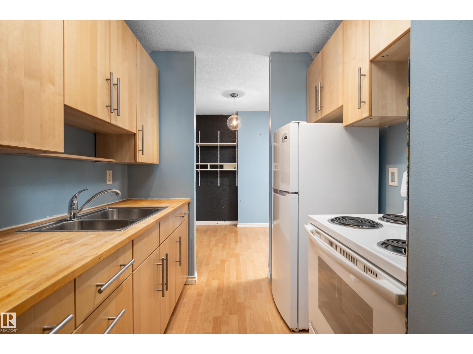 #611 13910 Stony Plain RD NW