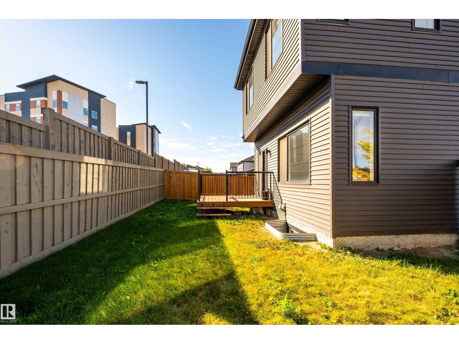 22003 93 AV NW