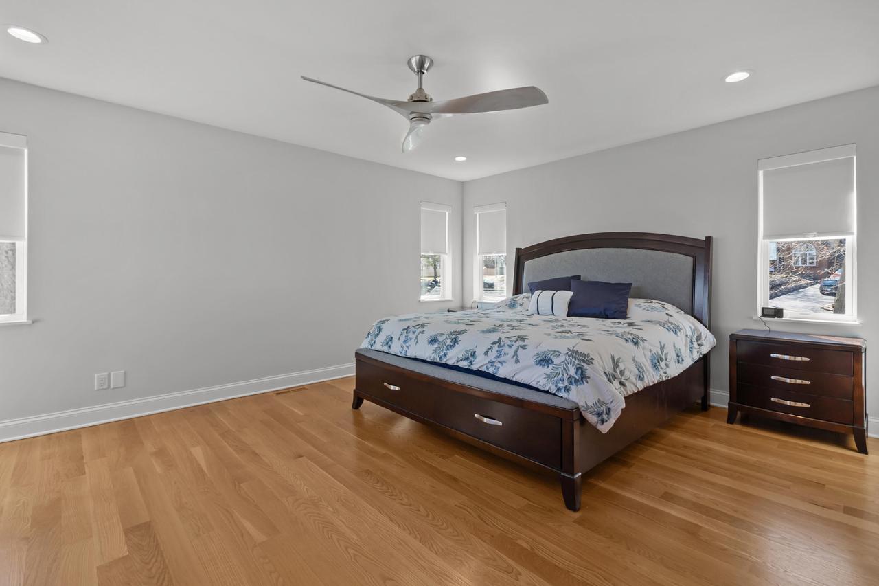 6513 Willow LANE