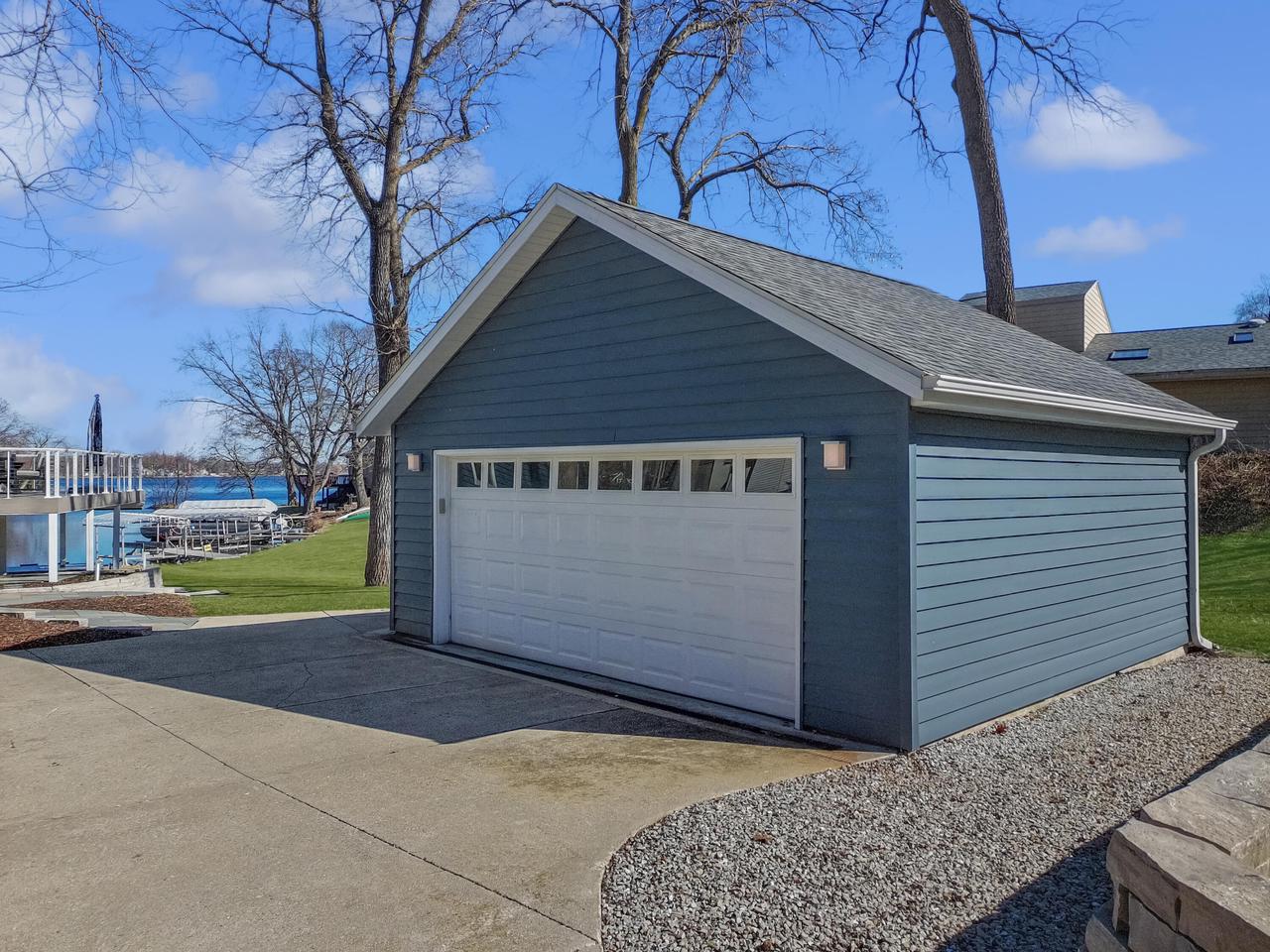 6513 Willow LANE