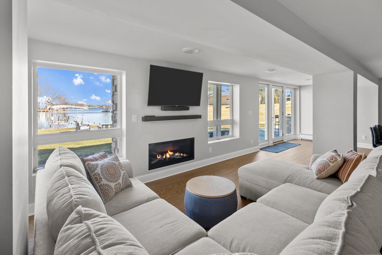 6513 Willow LANE