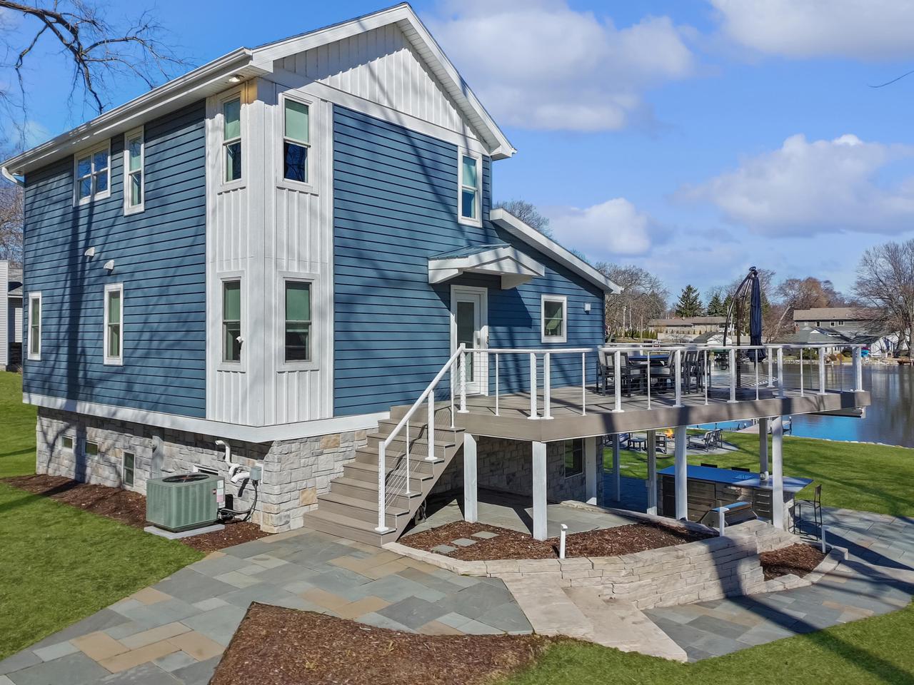 6513 Willow LANE