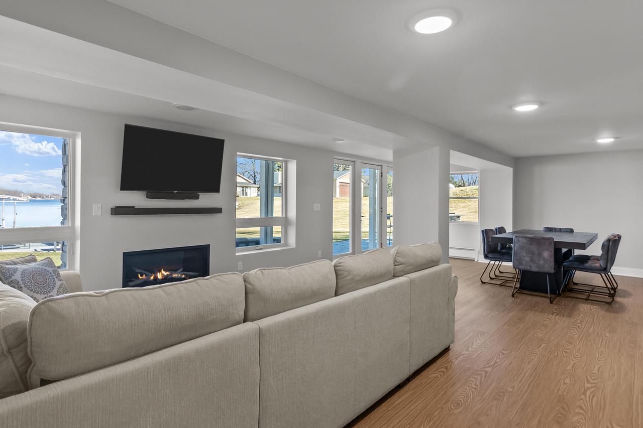 6513 Willow LANE