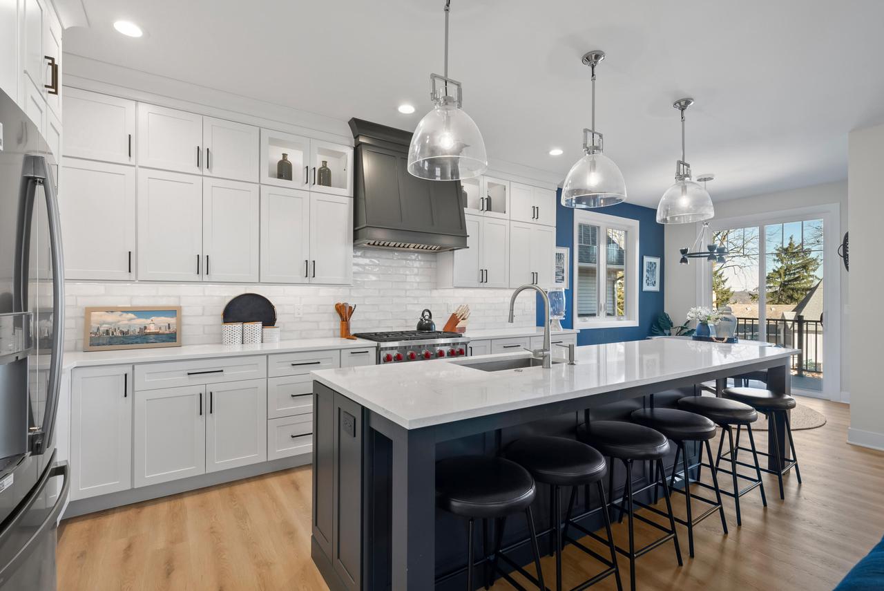 422 S Lakeshore DRIVE