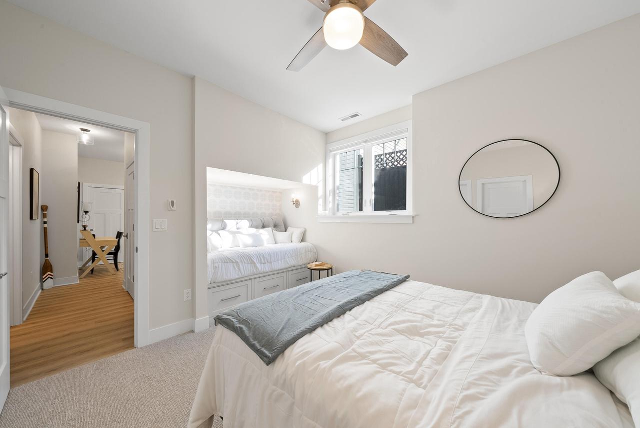 422 S Lakeshore DRIVE