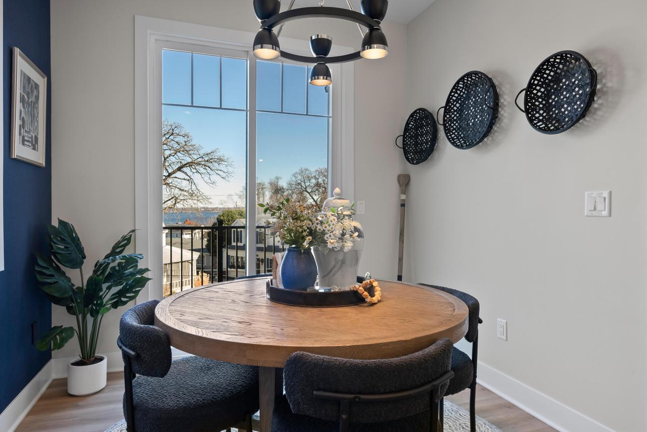 422 S Lakeshore DRIVE