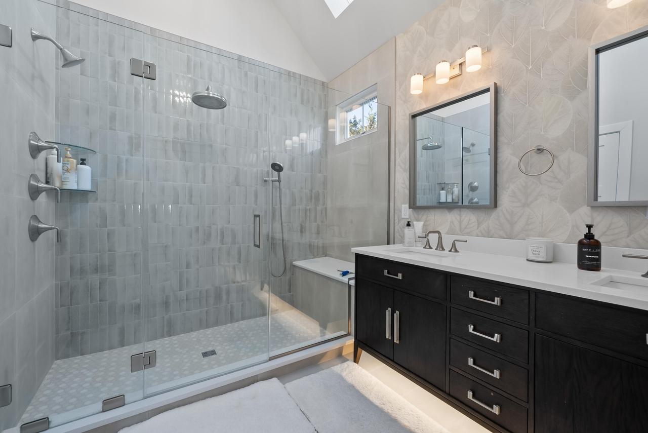 422 S Lakeshore DRIVE