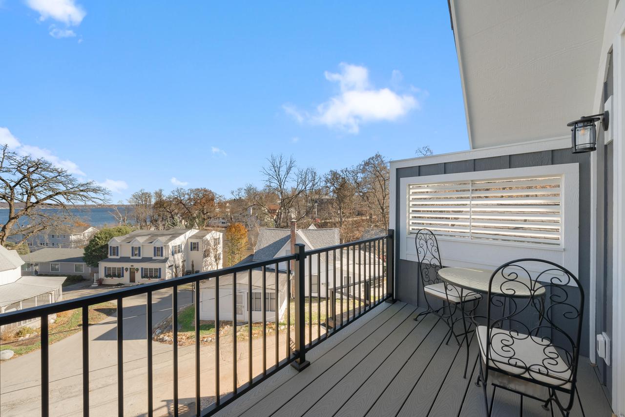 422 S Lakeshore DRIVE