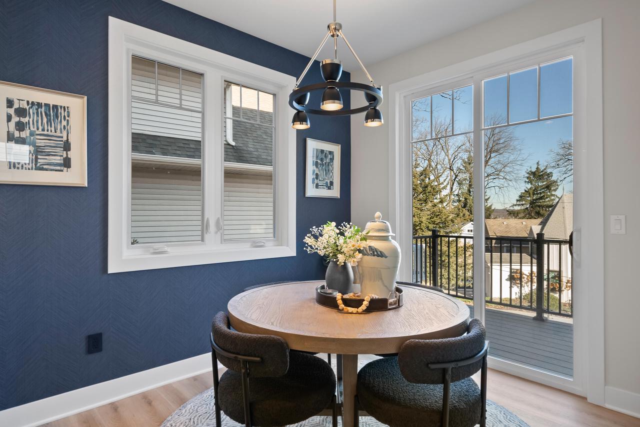 422 S Lakeshore DRIVE