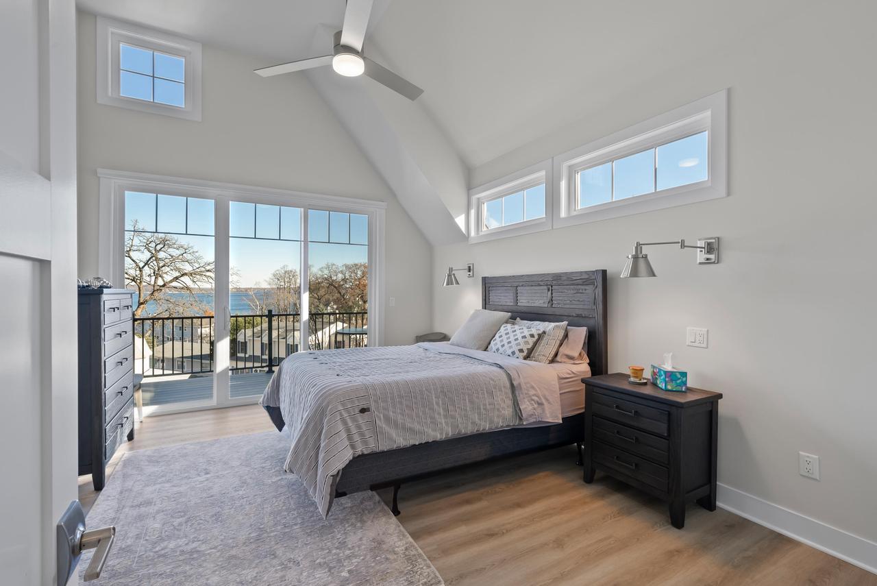 422 S Lakeshore DRIVE