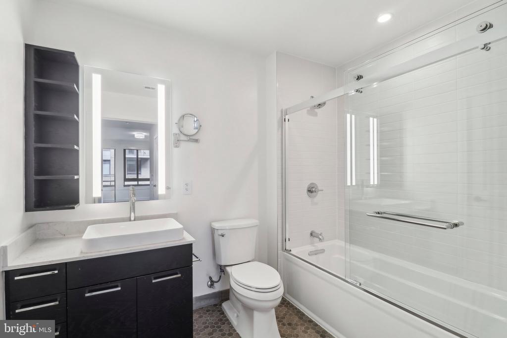 70 N STREET SE N508