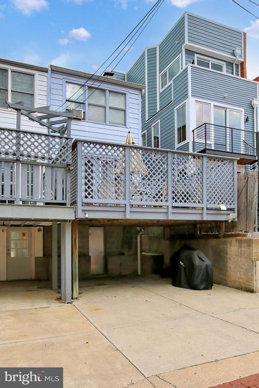 2124 O ST NW