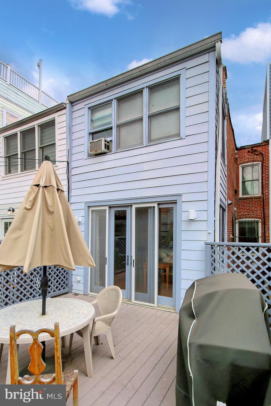 2124 O ST NW