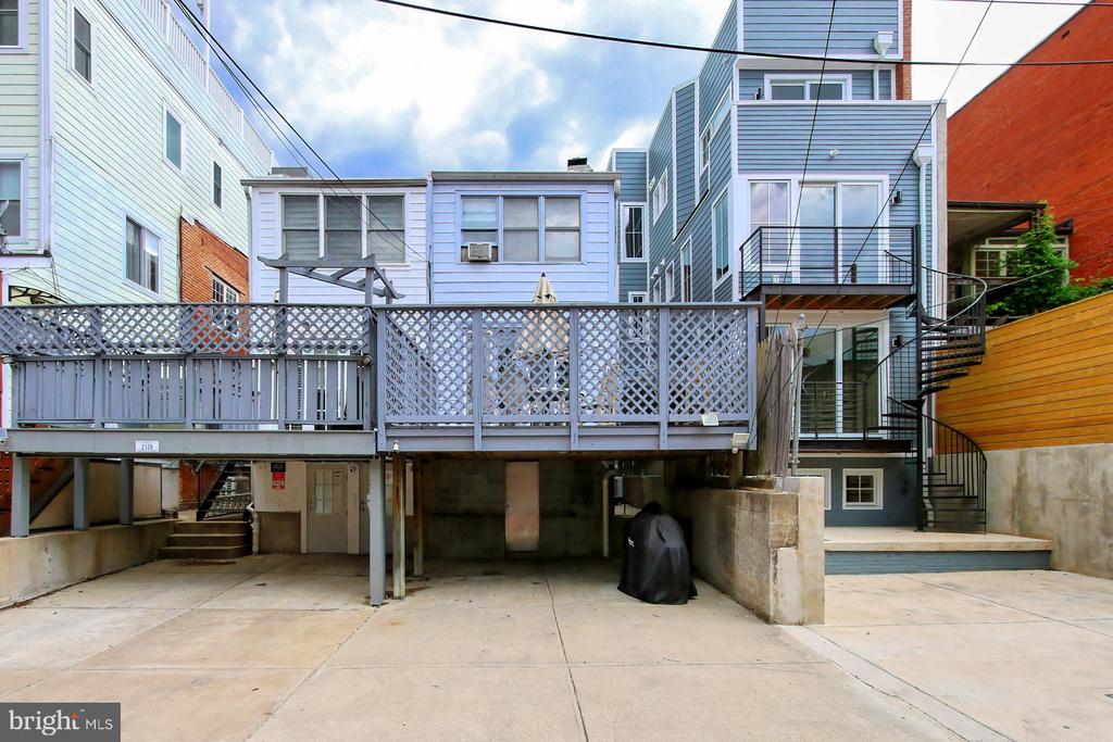 2124 O ST NW