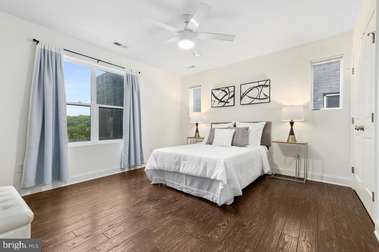 1258 Holbrook Ter NE #5
