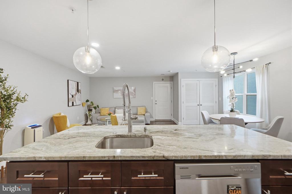 1258 HOLBROOK TERRACE NE 5