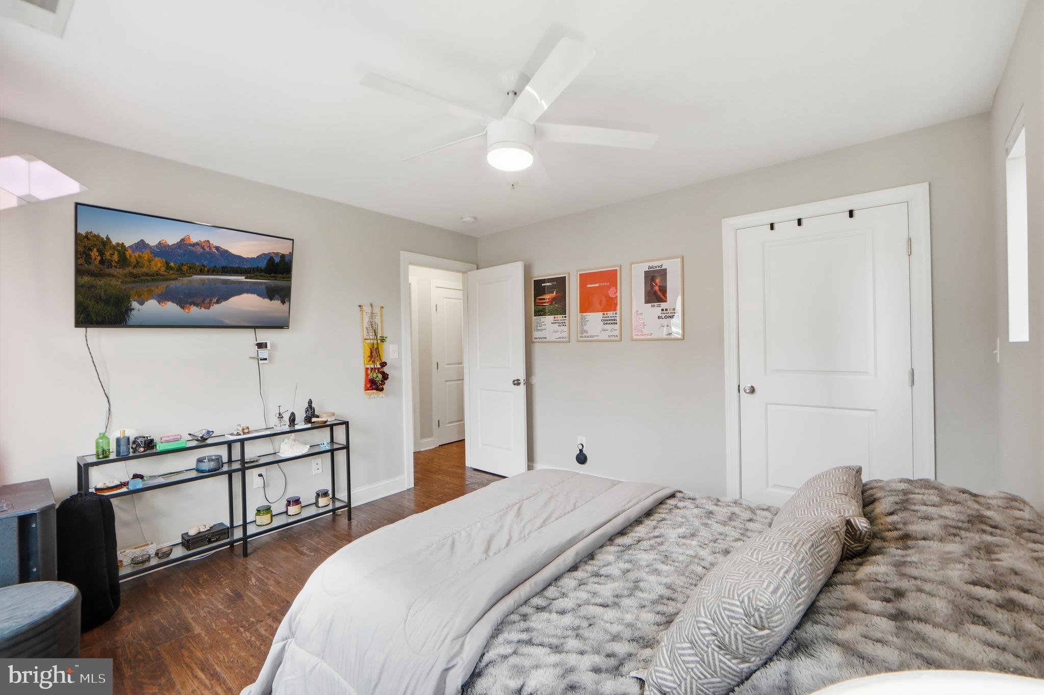 1258 HOLBROOK TERRACE NE 5