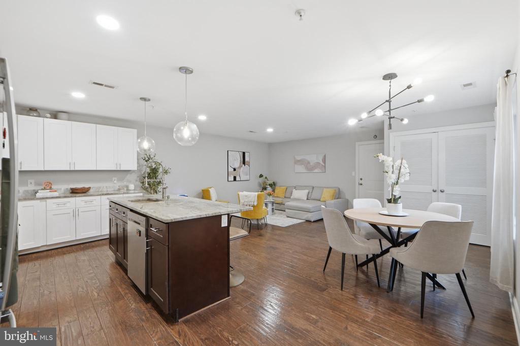 1258 HOLBROOK TERRACE NE 5