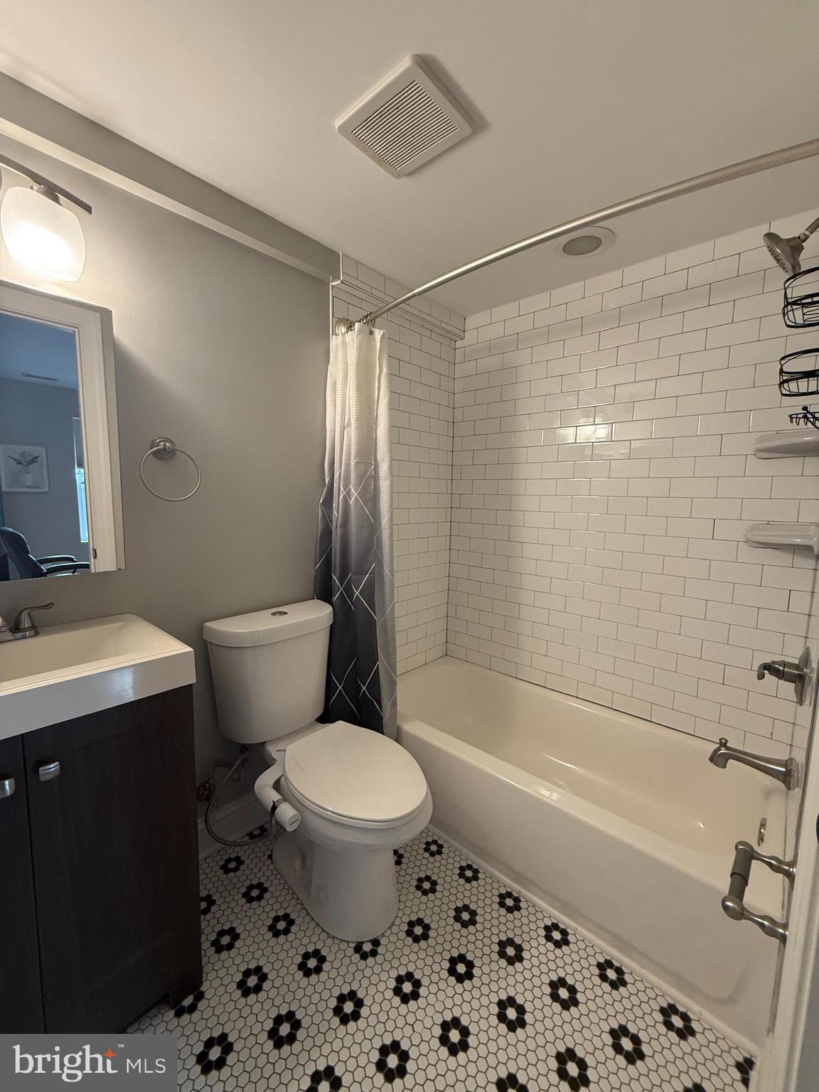 1258 HOLBROOK TERRACE NE 5