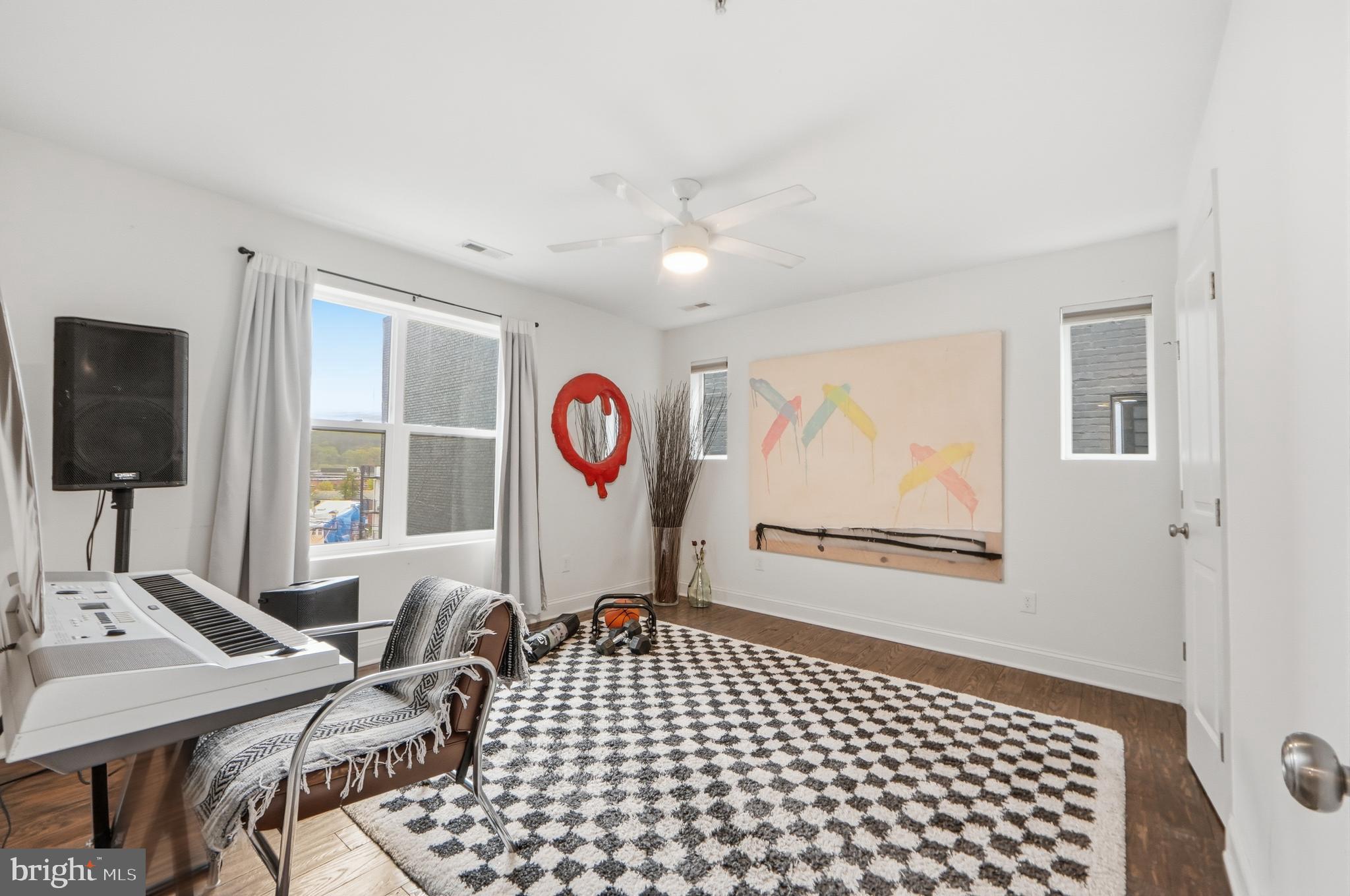 1258 HOLBROOK TERRACE NE 5